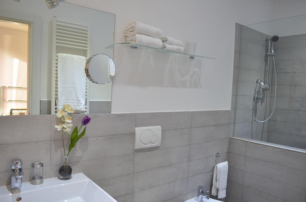 5Rooms Rom Rum bild